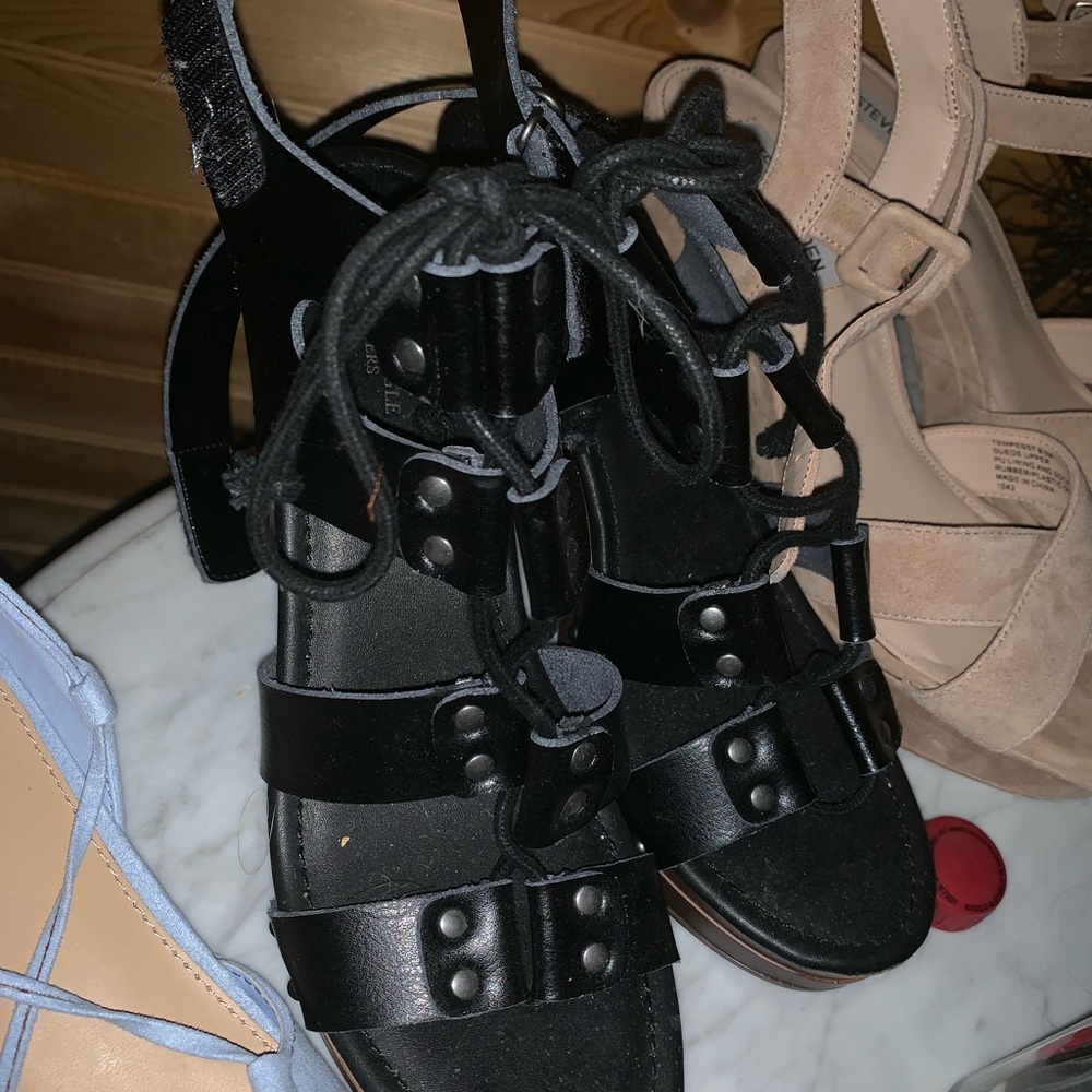 AMERICAN EAGLE HEELS